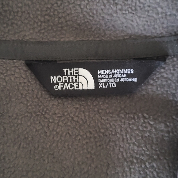 NWOT! The North Face Men’s “Canyonlands Hoodie” in Dark Grey Heather!  Sold out! - Picture 2 of 8